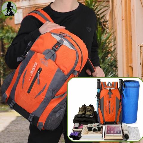 Sac_a_dos_-_MountaXplore_-Orange-pour_voyageur