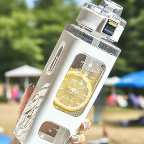 gourde_Blokwater_bouteille_avec_paille