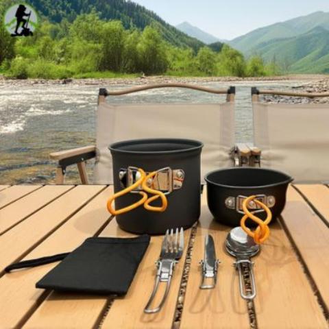 Casserole_camping-Cuisine_Nomade_1-2_personnes_Orange-repaas _extérieur