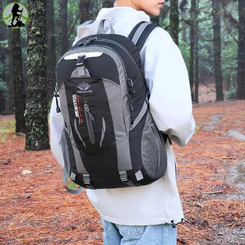Sac_a_dos-MountaXplore-Noir-pour_activites_en_foret